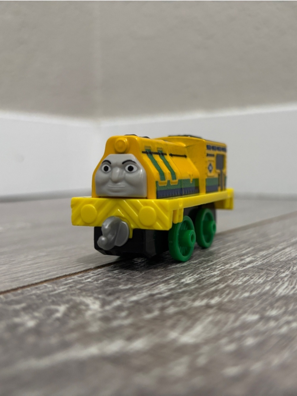 Racing Raul - Thomas & Friends - Picture 2 of 8